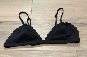 Victoria’s Secret Scalloped Triangle Bralette black size medium thumbnail 1