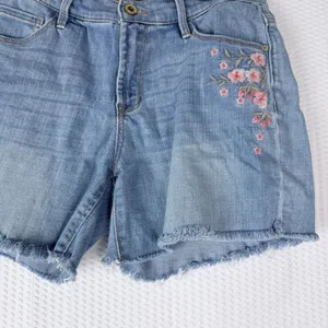 Tommy Hilfiger Jeans‎ Women's Denim Shorts Size 4 Embroidered Floral Frayed Hem thumbnail 3