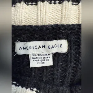 American Eagle Outfitters Black and Cream Lilac Knit Cropped Sweater thumbnail 3