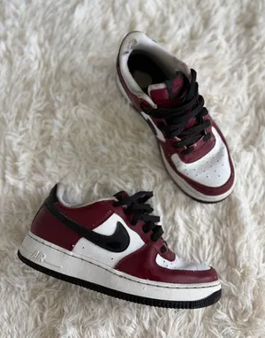 Nike Air Force 1 AF1 Burgundy Red Black White Low Top Sneakers‎ Shoes 6.5 thumbnail 1