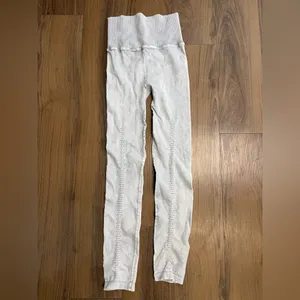 Free People $126 FP Movement Good Karma‎ Ice Gray White Sports Bra Leggings Set thumbnail 8