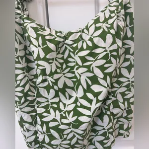 Abercrombie & Fitch Green Leaf Poplin thumbnail 2