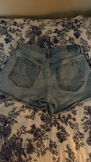 Abercrombie A line mid rise shorts thumbnail 2