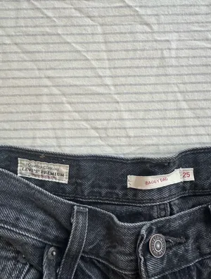Levi’s Women’s Black Jeans  thumbnail 6