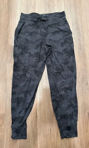 Lululemon Align Jogger 28 Heritage 365 Camo Deep Coal Multi‎ LW5EDHS Size 8 thumbnail 1