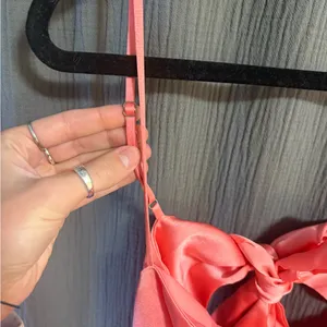 Lucy in the Sky Satin Front Twist Strappy Maxi Dress in Coral Size Large thumbnail 9