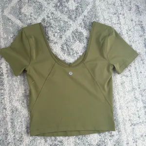 Align T-shirt size 4 small S XS cropped tee yoga workout V neck top thumbnail 2
