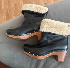 UGG Lynnea Black Leather Shearling Clog Boots with Wood Platform thumbnail 1