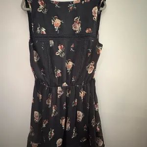 NWT Abercrombie & Fitch Floral Blue Dress in Size XL thumbnail 7
