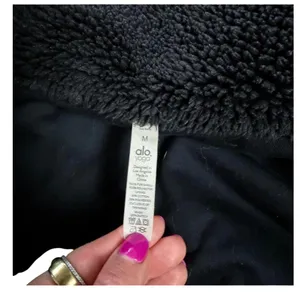 Alo Yoga Black Faux Fur Varsity Jacket Sherpa Teddy Bomber Coat Womens Medium thumbnail 3