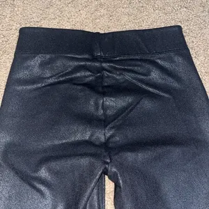 Alo‎ Yoga High Waist Airbrush Legging Crackled Performance Faux Leather Black XS thumbnail 6