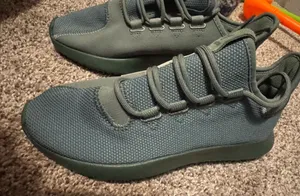 Adidas Shoes Tennis boys 5.5 thumbnail 1