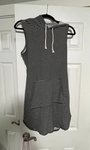 Dress thumbnail 1