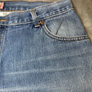 Vintage Levis 550 Womens Size 18 M Jeans Relaxed Tapered Classic Blue Denim thumbnail 13