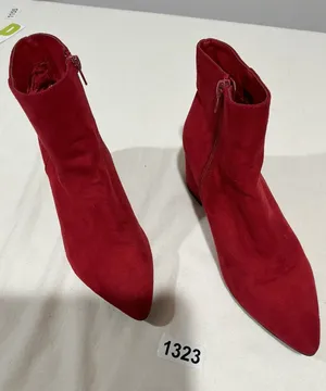 Woman’s Shein Rapid 01 Size 7 Red Pointed Toe Side Zip Chunky Heel Ankle Bootie thumbnail 1