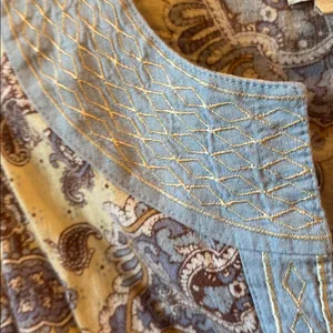 FINAL MARKDOWN Tweeds Paisley Sleeveless Blouse - large thumbnail 2