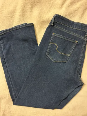 Levi’s women’s dark wash bootcut jeans thumbnail 1