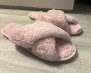 Light pink fuzzy slippers Size 6 thumbnail 1