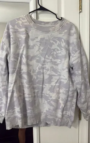 Lululemon Camo Crewneck Perfectly Oversized thumbnail 1