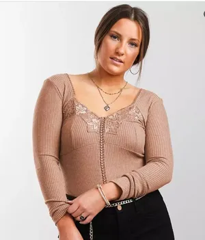 Buckle Red by BKE Metallic Lace Top in Cognac thumbnail 1