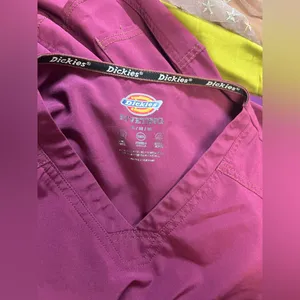 Women’s Dickies‎ EDS Signature V-Neck Scrub Top – Wine – Size M thumbnail 4