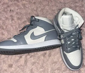 Air Jordan Women’s  1 Mid Stealth thumbnail 6