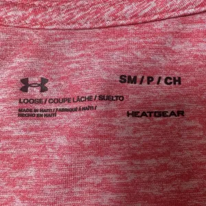 Under Armour Loose Tech Twist Short Sleeve Athletic T-Shirt Size S Pink Heatgear thumbnail 5