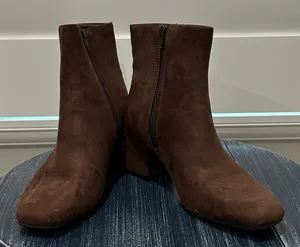 Old Navy Ankle Boots thumbnail 1