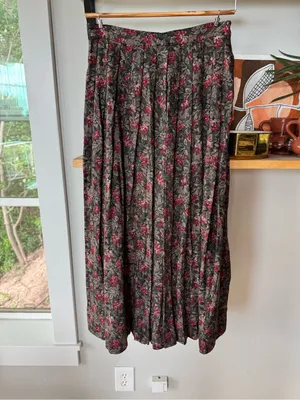 Vintage Susan Bristol Floral Pleated Maxi Skirt in Olive and Berry Size 8 thumbnail 9