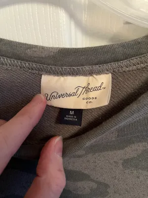 Universal Threads Pullover Sweater thumbnail 4
