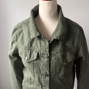 Brandy Melville Green Jean Jacket Size Small Relaxed Fit Cotton thumbnail 3