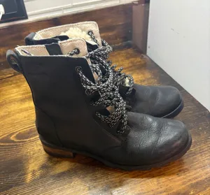 Sorel Black Lace Up Boots Size 6.5‎ thumbnail 1