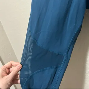 Alo Yoga Coast Leggings Blue Size Small Mesh Stirrup Athleisure Yoga Pilates thumbnail 4