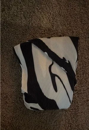 Fashionable black/white bottom down Multiple thumbnail 2