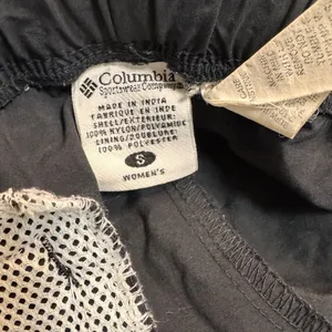 Columbia‎ Women's Black Belted Mid-rise Size Small S Nylon Zip Cargo Shorts thumbnail 4