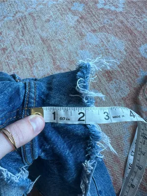 Abercrombie and fitch the mom short high rise size 29 or 8 medium wash denim thumbnail 8