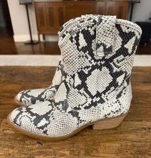 Born Snakeskin Print Leather Western Ankle Boots Size 6.5 thumbnail 1