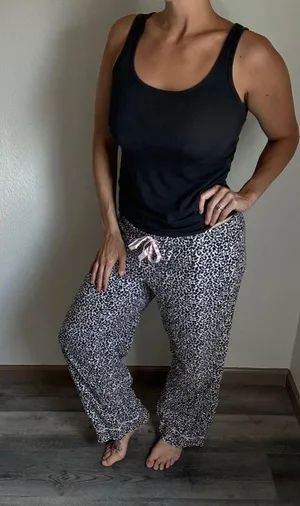 Victoria’s Secret Leopard Pajama Pants Black White Medium Pink Tie thumbnail 1