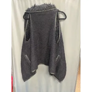 Love Tree black vest size medium faux fur- b58 thumbnail 3