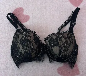 NWOT Victoria’s secret black and nude lace dream angels lined demi bra 32D thumbnail 2