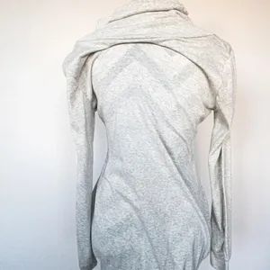 Light Grey Cowl Neck‎ Sweater Sz S Gray thumbnail 3