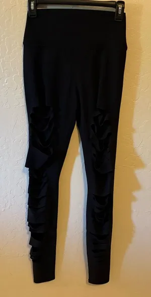 Alo Yoga Ripped Warrior women's leggings. Sz small. Preloved, excellent. thumbnail 1