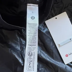 Lululemon Hotty Hot Short High Rise 4” Matte Sheen Black Size 0 NWT thumbnail 6