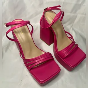 PrettyLittleThing Pink Square Toe Strappy Platform Heel Sandals Size 5 thumbnail 5