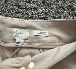 a new day Light Cream High-Waist Tailored Women’s Shorts thumbnail 3