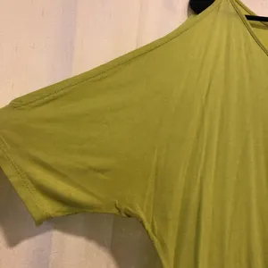 🎉 4 for $20 Mossimo cold shoulder top, XL Green thumbnail 2
