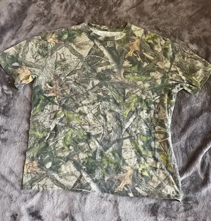 camo tshirt Multiple Size L thumbnail 1