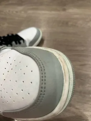 jordan 1 mid thumbnail 8