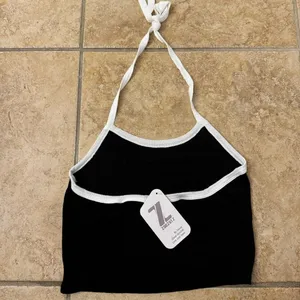 Zoozatz Vanderbilt University Game Day Halter Neck Crop Top thumbnail 3