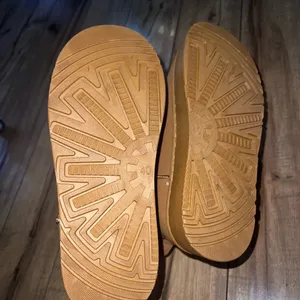 mini ultra style boots Size 9 thumbnail 8